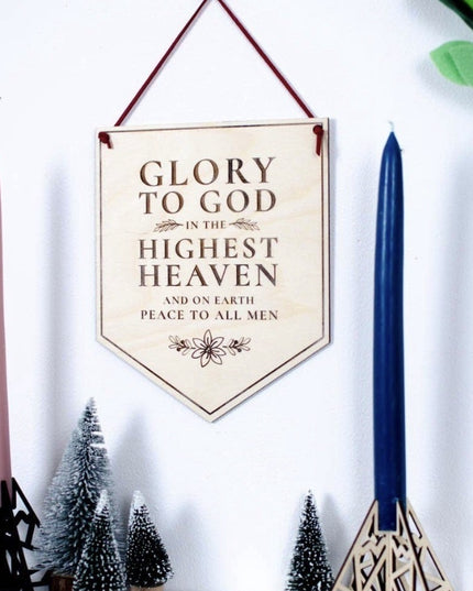 Glory to God wooden wall banner
