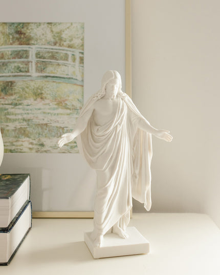 Christus Statues