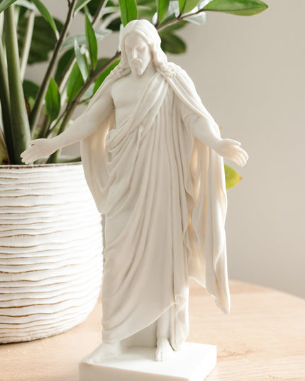 Christus Statues