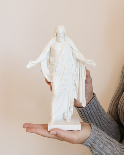 Christus Statues