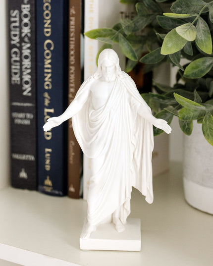 Christus Statues